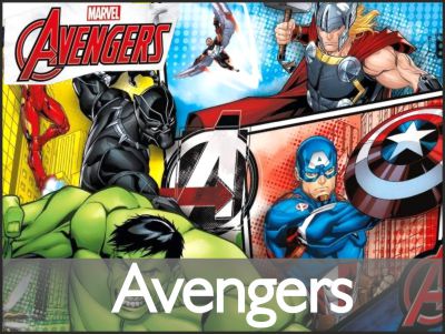 Link zur Onlineshop Kategorie mit Marvels Avengers Kinderbekleidung und Spielwaren